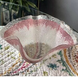 Vintage Pink & White Crackle Agate Inspired Textured Ruffled Art Glass Bowl EXC